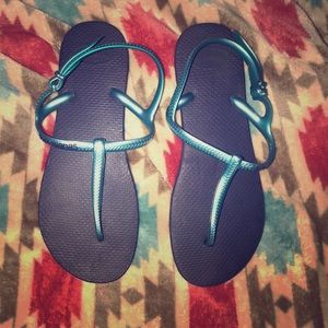 NWOT Sandals Havaianas